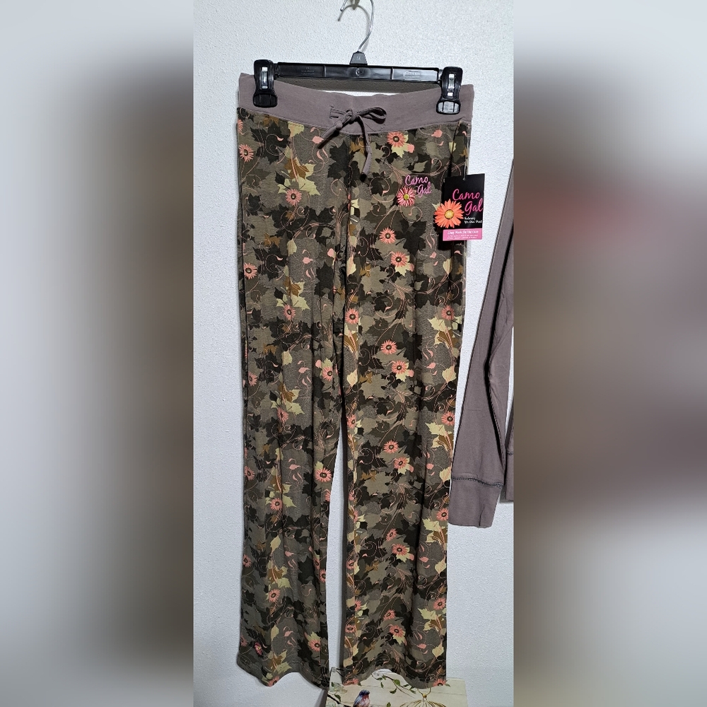 Camo Gal yoga pants n jacket, All 3 pieces for $23 sz. sm - Picture 6 of 11